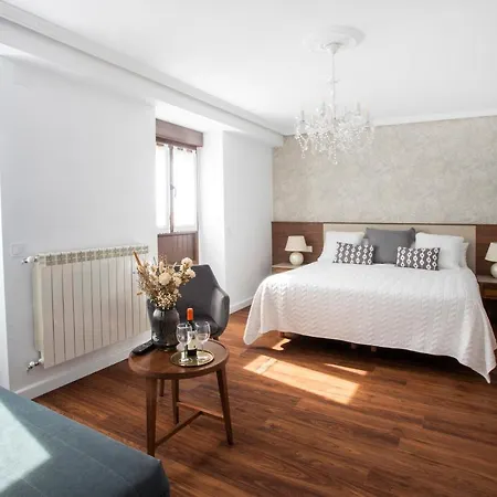 מלון Dos Penas 2*