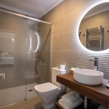 מלון Dos Penas 2*