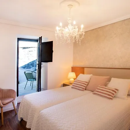 Dos Penas מלון Mier