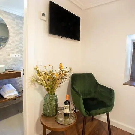 מלון Dos Penas 2*